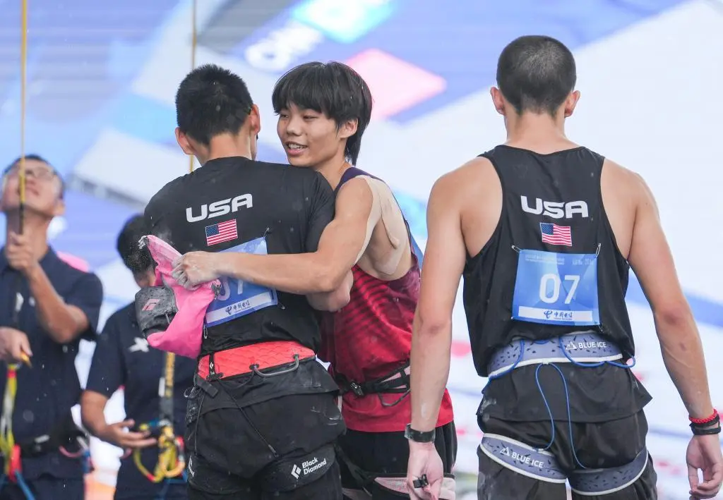 扎卡里, 场我们发挥, 守宏