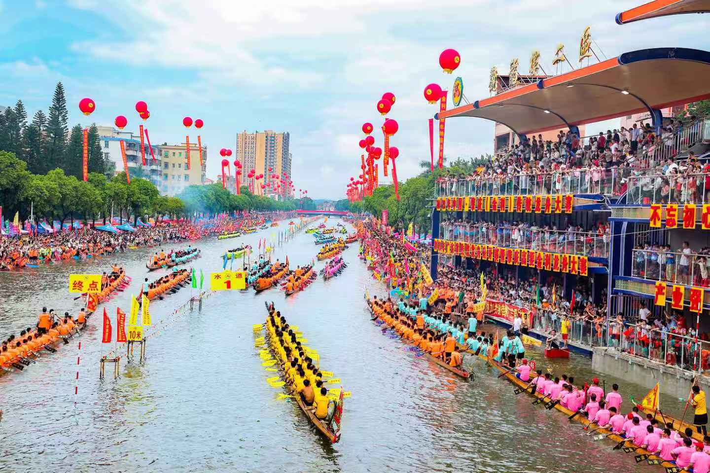 好五金, 办两年