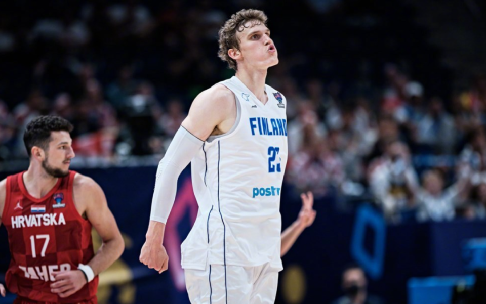 己无与伦比, 他更是夸张