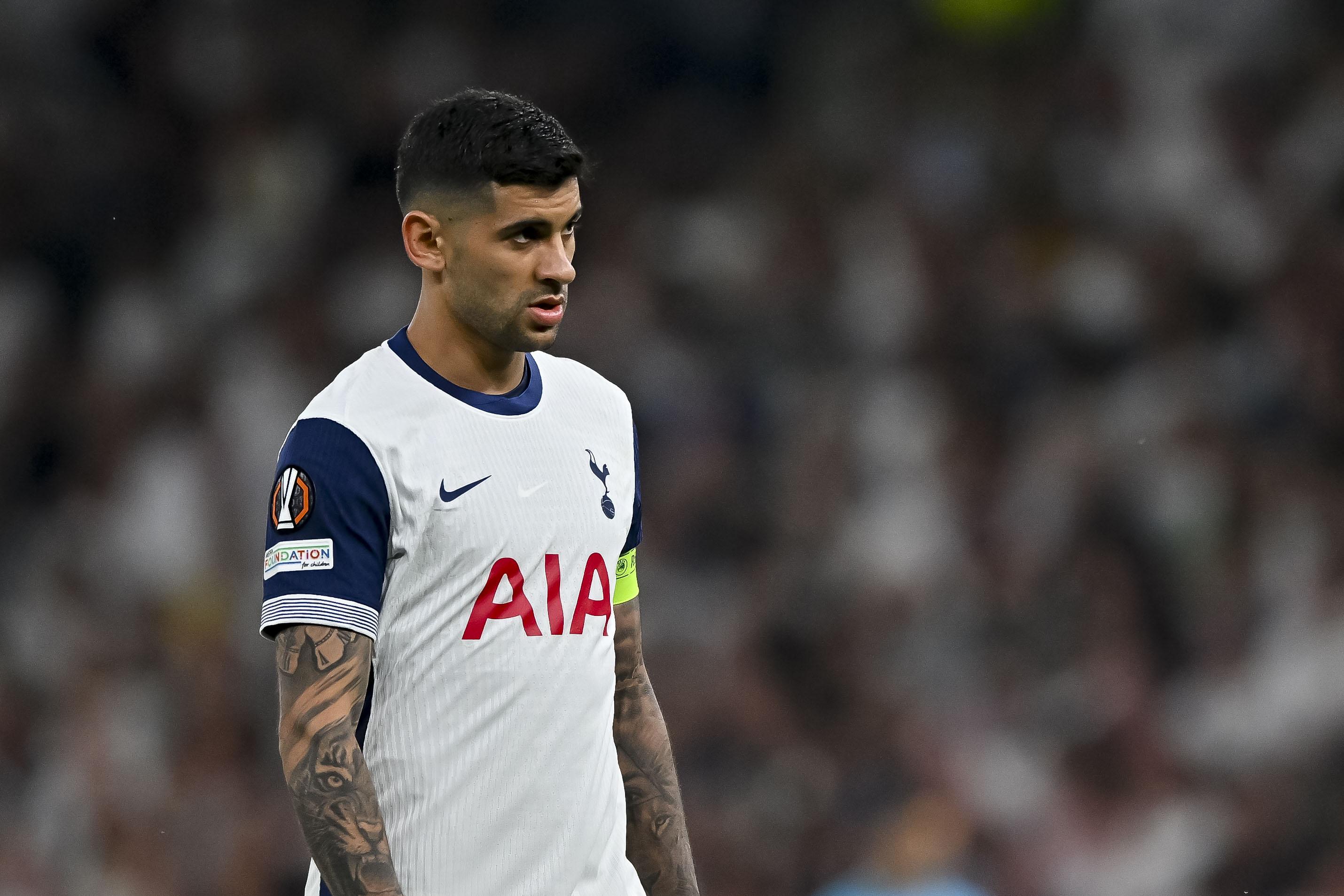 罗梅罗出席, 但他在这家, src